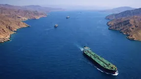 BIMCO'dan Hürmüz Boğazı Uyarısı: Gemi Geçişleri Hala Riskli