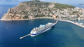 Alanya'ya Dev Kruvaziyerle Turist Akını: Bin 500'den Fazla Yolcu Geldi