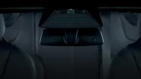 Tesla'nın FSD Güncellemesi Temiz Kameraları “Kirli” Sanıyor