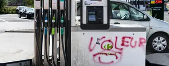 Prix des Carburants : Macron au Four et Lecornu au Moulin Face à la Grogne Sociale