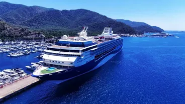 “Marella Explorer" kruvaziyeri Marmaris'e 1896 turist getirdi