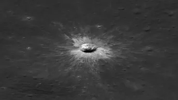 NASA'nın Ay Keşif Uydusu, Ay'da Devasa Krater Keşfetti