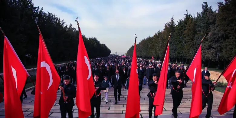 Doğa Koleji öğrencileri Anıtkabir'i ziyaret etti