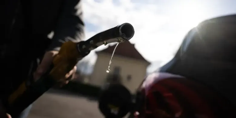 Flambée des Prix des Carburants : Comment les Autres Pays Européens S'Organisent