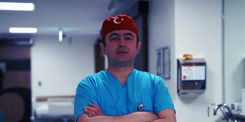 Kapalı ameliyatla testis kanserinden kurtuldu