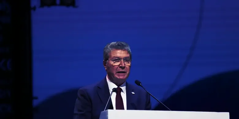 KKTC Başbakanı Üstel, Antalya'daki "15. Uluslararası Resort Turizm Kongresi"nde konuştu: