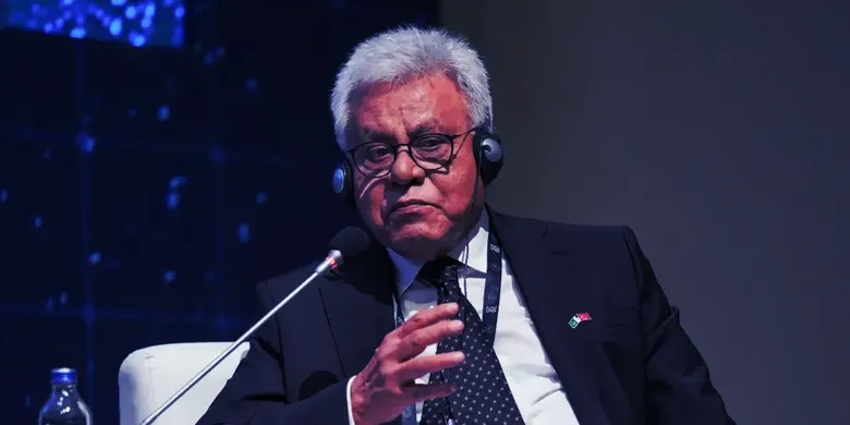 Küresel Ulaştırma Koridorları Forumu'nda "Küresel Bağlantısallıkta Ortaya Çıkan Zorluklar" oturumu yapıldı