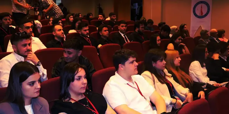 Kütahya'da "14. Ulusal Lojistik ve Tedarik Zinciri Kongresi" başladı Kütahya'da "14. Ulusal Lojistik ve Tedarik Zinciri Kongresi" başladı