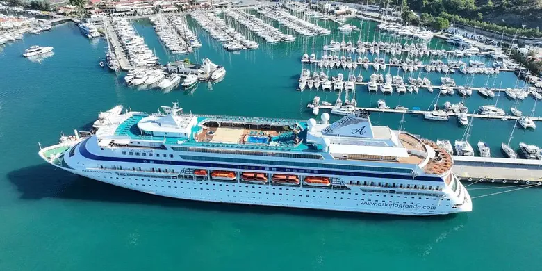 Marmaris'te Kruvaziyer Hareketliliği: Yüzlerce Turist İlçeye Geldi