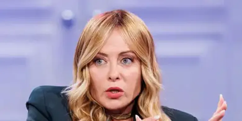 Meloni Accused of ‘Running Scared’ with Cap on Foreign Children in Classrooms