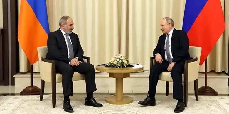 Putin'den Paşinyan'a örtülü AB uyarısı: Kararınızı en kısa sürede verin