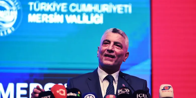 Ticaret Bakanı Ömer Bolat, Mersin Ekonomi Zirvesi'nde konuştu: (1) Ticaret Bakanı Ömer Bolat, Mersin Ekonomi Zirvesi'nde konuştu: (1)