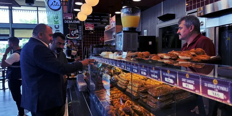 Ticaret Bakanlığı ekipleri, Kurban Bayramı öncesi İstanbul'da denetimlerini sürdürdü Ticaret Bakanlığı ekipleri, Kurban Bayramı öncesi İstanbul'da denetimlerini sürdürdü