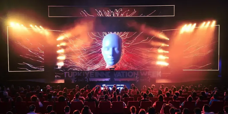 "Türkiye Innovation Week 2025"e futbolun efsanevi hakemi Collina geliyor