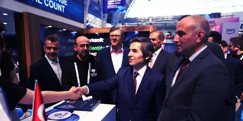 Türkiye'nin teknoloji ve startup yatırım ortamı, Londra Teknoloji Haftası'nda anlatıldı Türkiye'nin teknoloji ve startup yatırım ortamı, Londra Teknoloji Haftası'nda anlatıldı