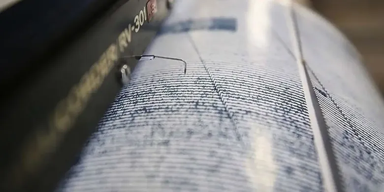 Yunanistan'da 5,3 ve 4,3 büyüklüğünde iki deprem